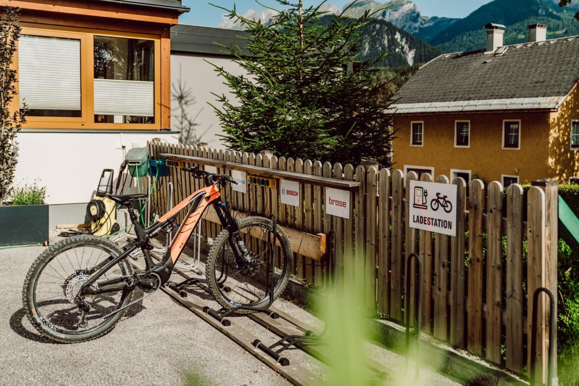 Felsners Hotel & Restaurant Haus im Ennstal Buitenkant foto
